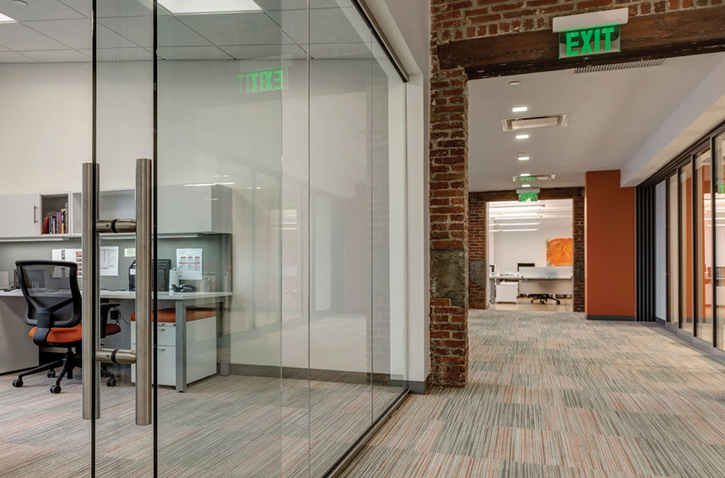 700 Canal Street Interior Hallway